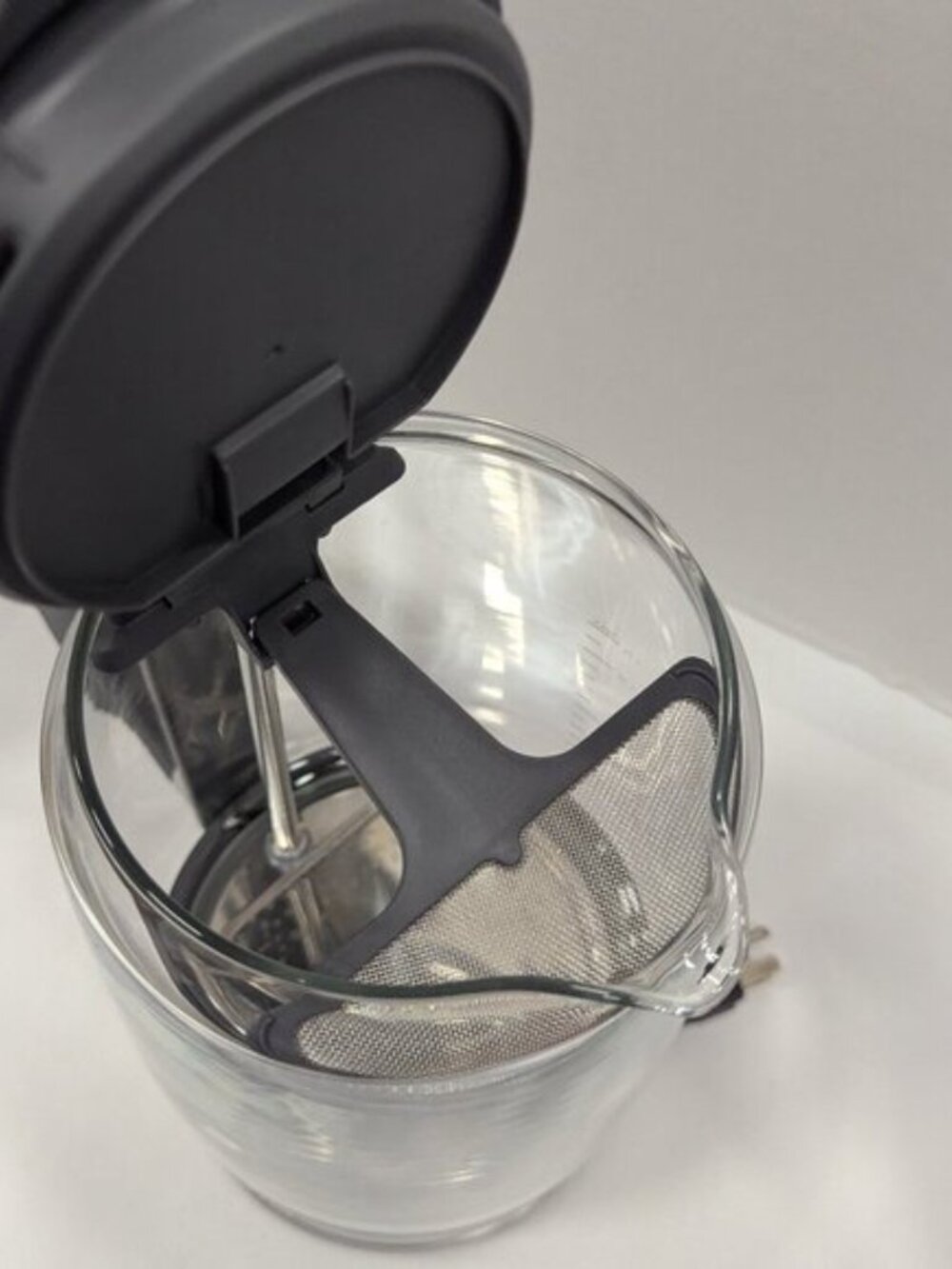 Cuisinart GK-17 ViewPro Cordless Electric Kettle | 1.7L, 1500W, Glass & Steel - Picture 4 of 4